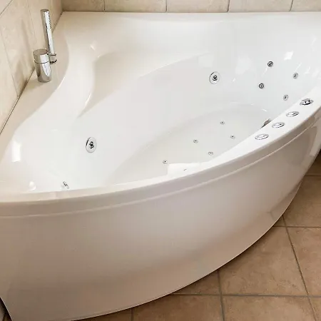 6 Person Holiday In *