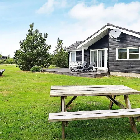 6 Person Holiday In *